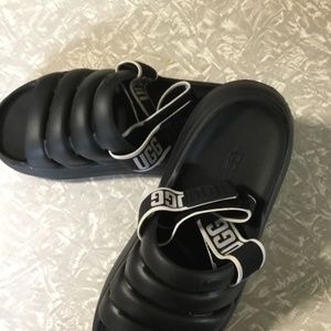 Ugg, black size 9